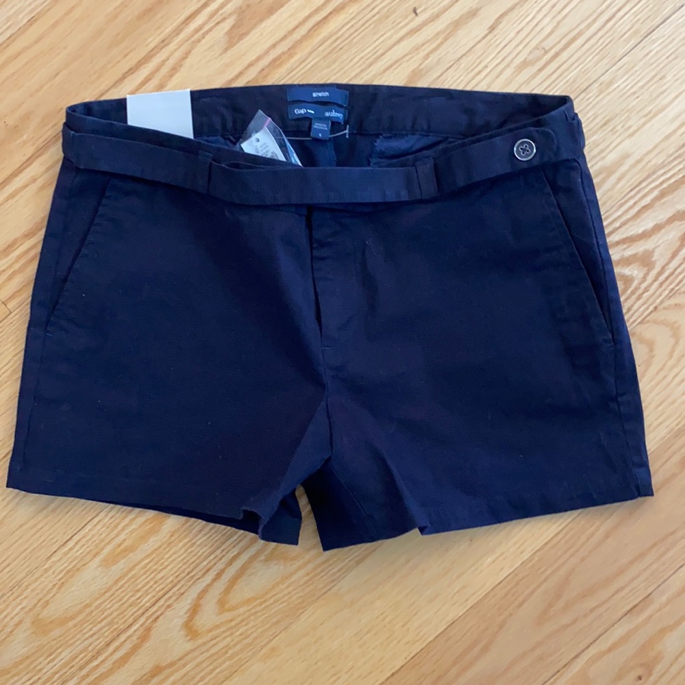 Gap Aubrey shorts size 8 new!